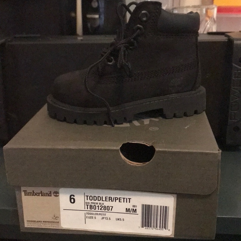 Black timberland boots